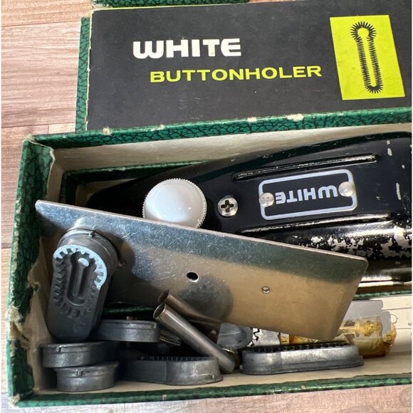 White Buttonholer Sewing Machine Attachment W/ Metal Case & Accessories Vintage - Picture 3 of 3